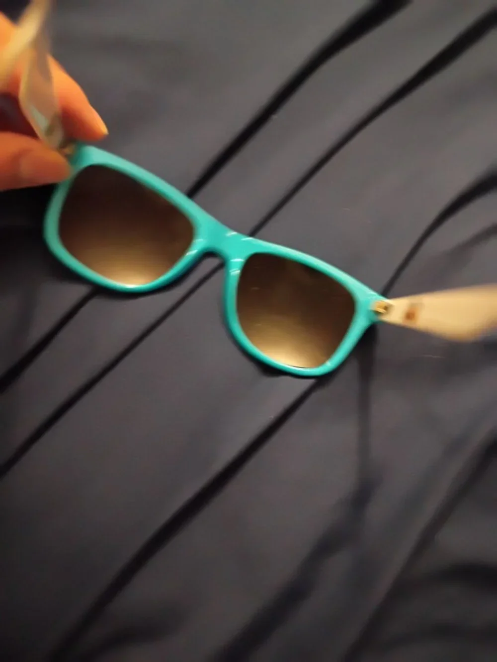 Bells sunglasses no damage